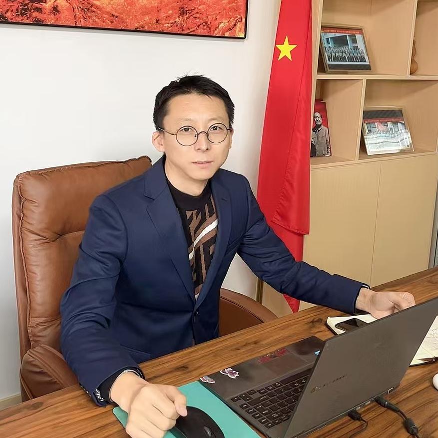 路伟力